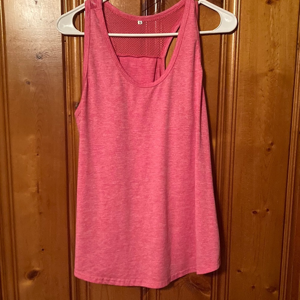 Size med Women’s pink mesh top       Tag cut out